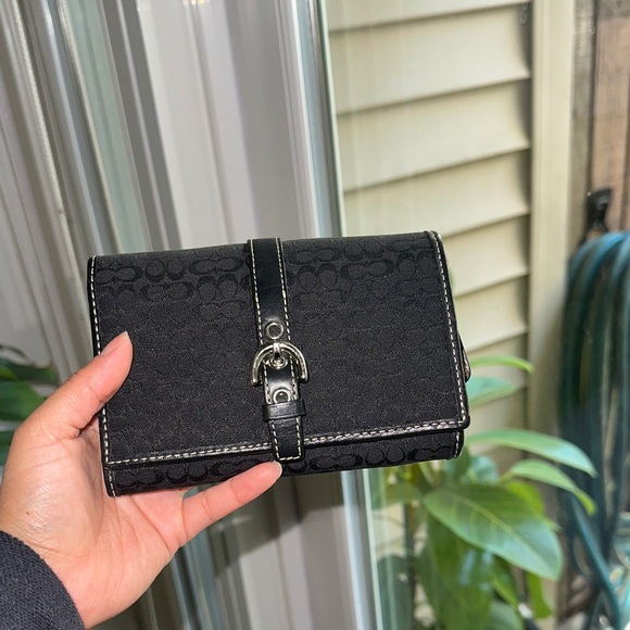 Coach Black Signature Wallet - Picture 2 of 6
